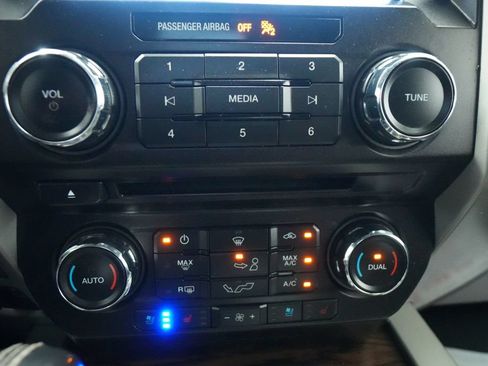 Used 2018 Ford F150 Lariat w/ Equipment Group 501A Mid AWD/4WD image 35