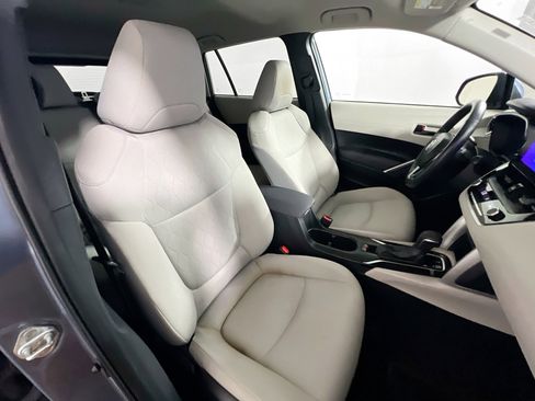 Used 2023 Toyota Corolla Cross LE image 31