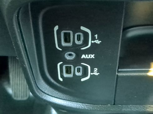 Used 2021 RAM 5500 Tradesman w/ Chrome Appearance Group image 18