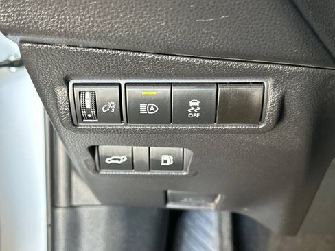 Used 2025 Toyota Corolla Cross AWD Hybrid w/ Convenience Package image 29