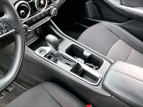 Used 2025 Nissan Sentra SV image 16