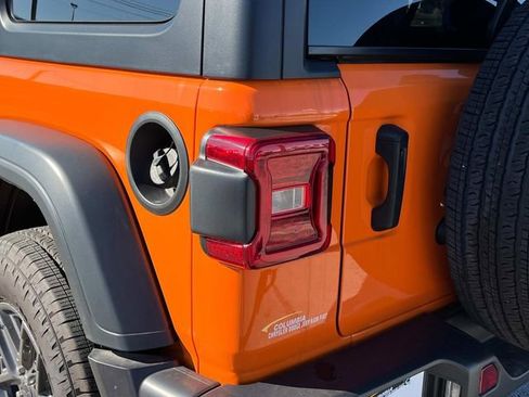 Used 2025 Jeep Wrangler Sport S image 37