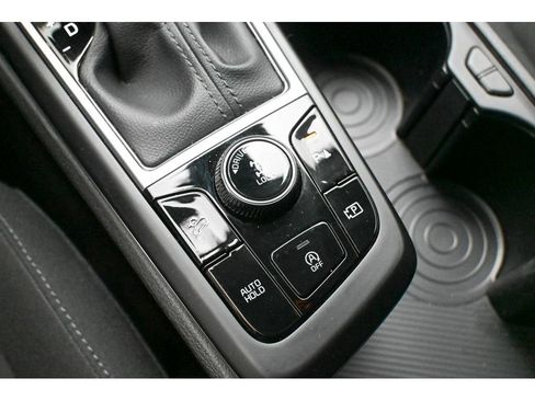 Used 2023 Kia Sportage LX image 37