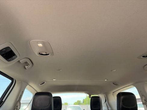 Used 2023 Chrysler Pacifica Touring-L FWD image 24