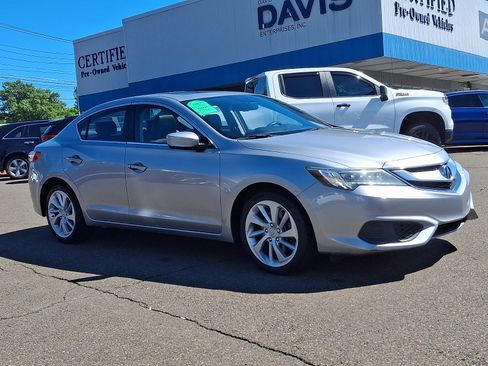 Used 2017 Acura ILX FWD image 3