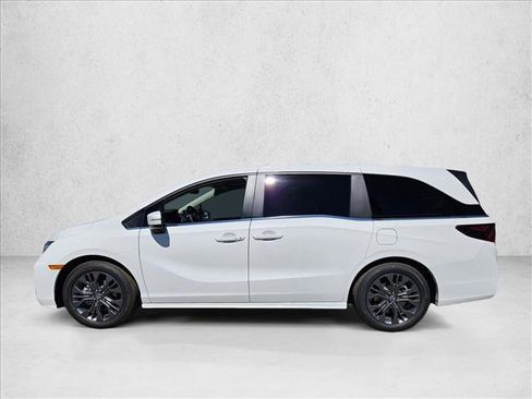 New 2026 Honda Odyssey Touring image 5