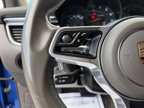 Used 2018 Porsche Macan AWD/4WD image 38