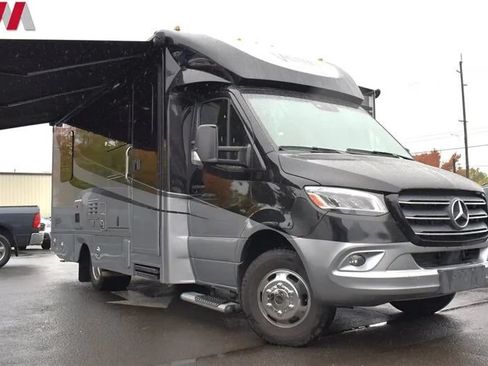 Used 2019 Mercedes-Benz Sprinter 170 image 2
