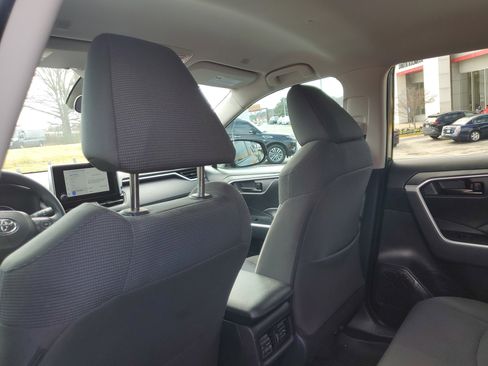 Used 2024 Toyota RAV4 LE image 11