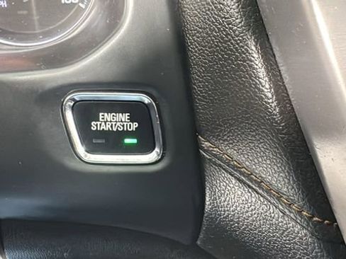 Used 2023 GMC Acadia AT4 image 26