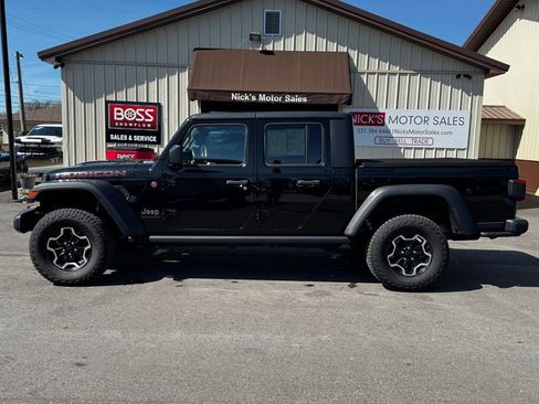 Used 2020 Jeep Gladiator Rubicon w/ Uconnect 4C Nav & Sound Group AWD/4WD image 2