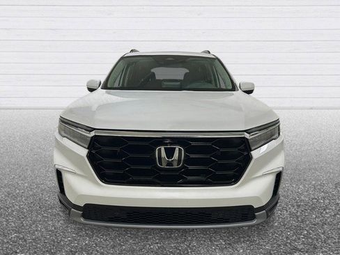 New 2025 Honda Pilot Touring image 8