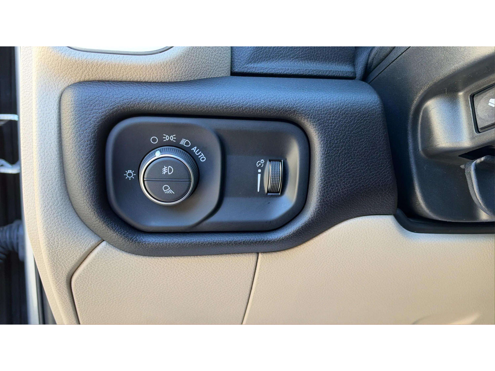 Used 2022 RAM 2500 Big Horn w/ Level C Equiment Group AWD/4WD image 20
