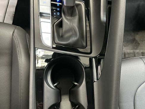 New 2026 Hyundai Elantra Limited FWD image 19