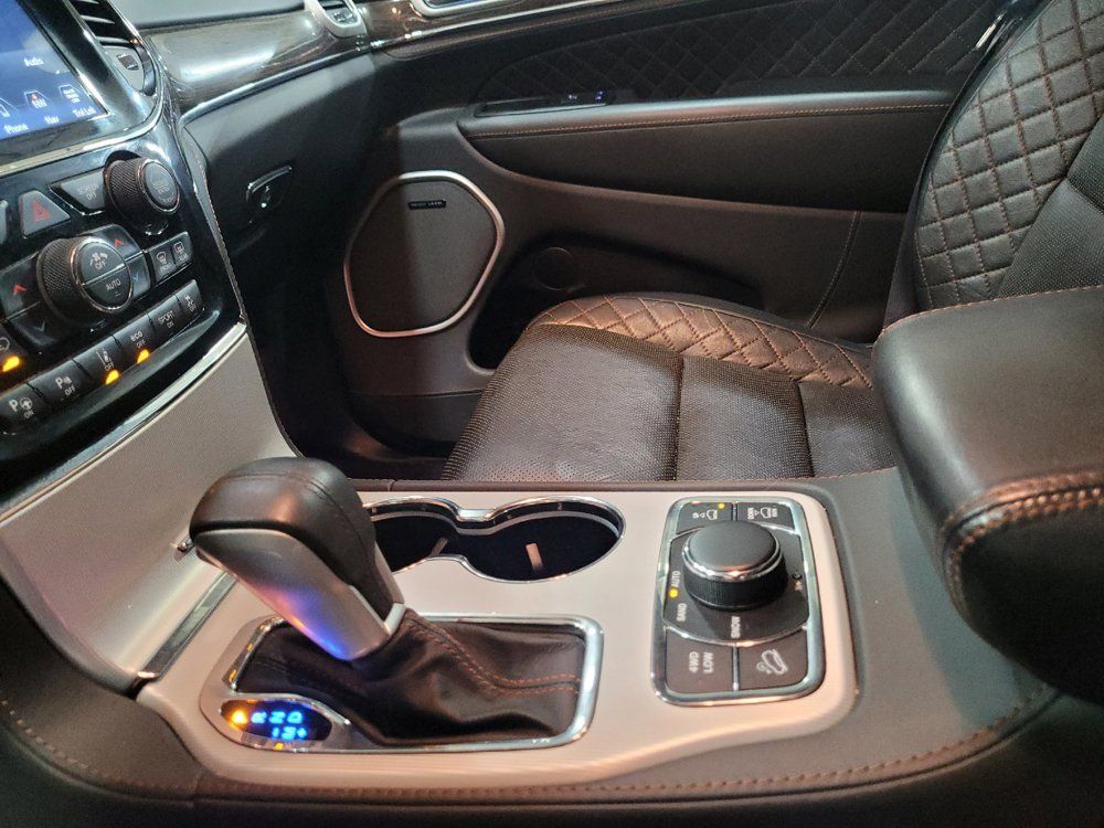 Used 2020 Jeep Grand Cherokee Summit AWD/4WD image 26