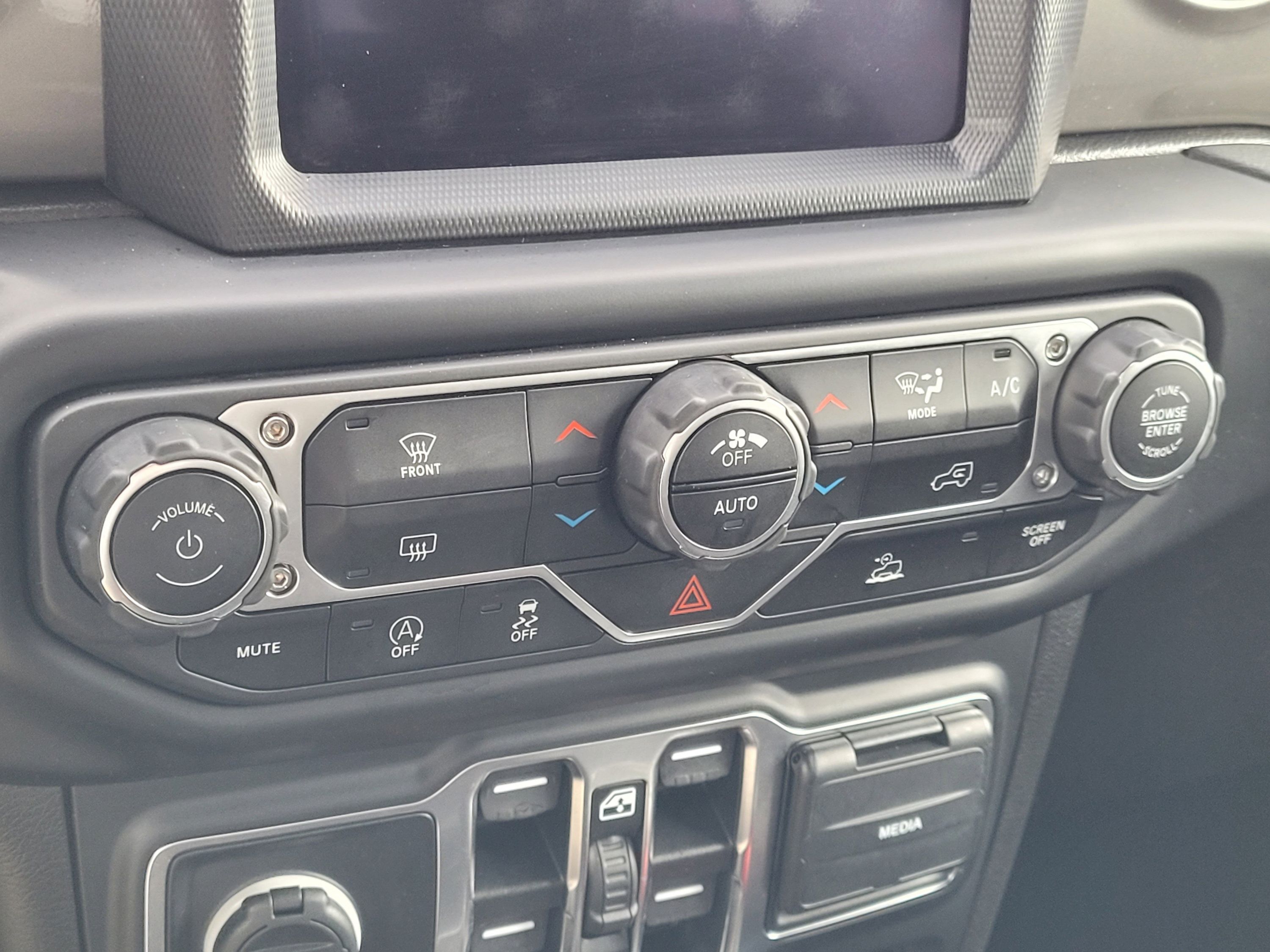 Used 2023 Jeep Gladiator Overland AWD/4WD image 22