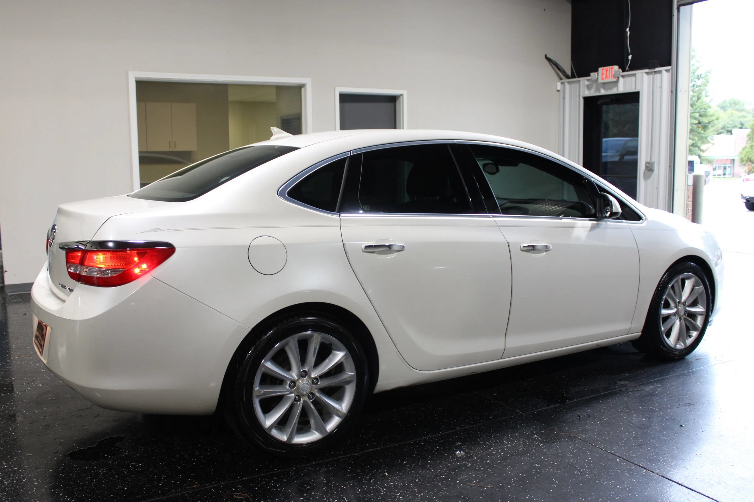 Used 2012 Buick Verano FWD image 3
