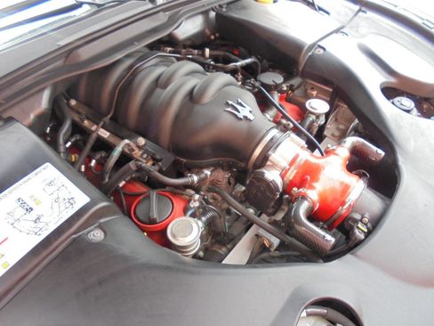Used 2014 Maserati GranTurismo Sport RWD image 41