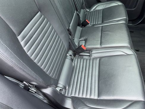 Used 2022 Land Rover Discovery Sport SE image 53