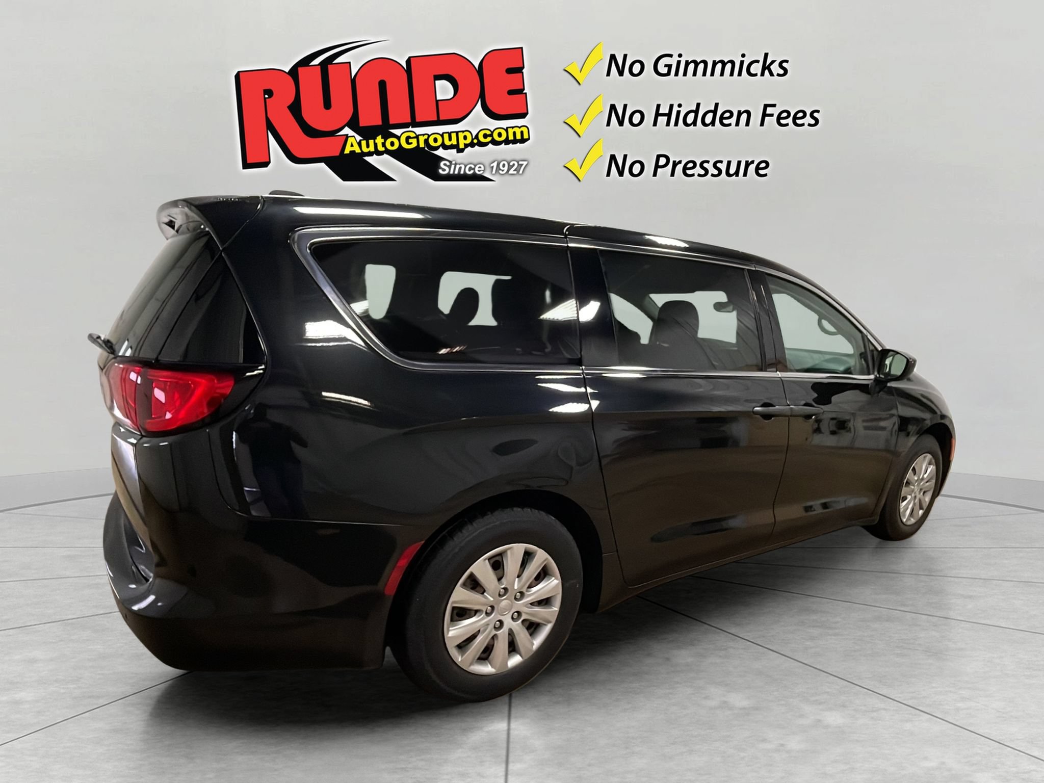 Used 2021 Chrysler Voyager L FWD image 8