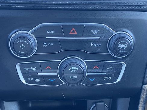 Used 2022 Dodge Charger SXT w/ Plus Group image 28