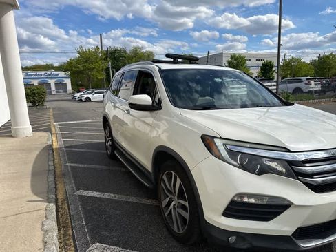Used 2017 Honda Pilot Elite image 5