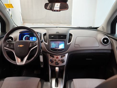 Used 2015 Chevrolet Trax LT w/ LT Sun and Sound Package FWD image 20