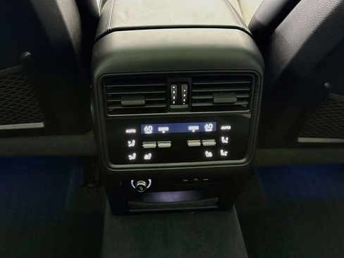 Certified 2025 Porsche Cayenne GTS AWD/4WD image 27