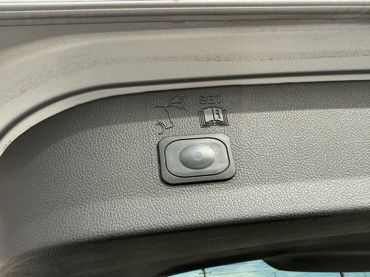 Used 2014 Ford Escape SE w/ Equipment Group 201A FWD image 19
