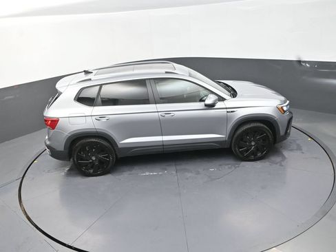 Used 2024 Volkswagen Taos SE w/ Panoramic Sunroof Package AWD/4WD image 22