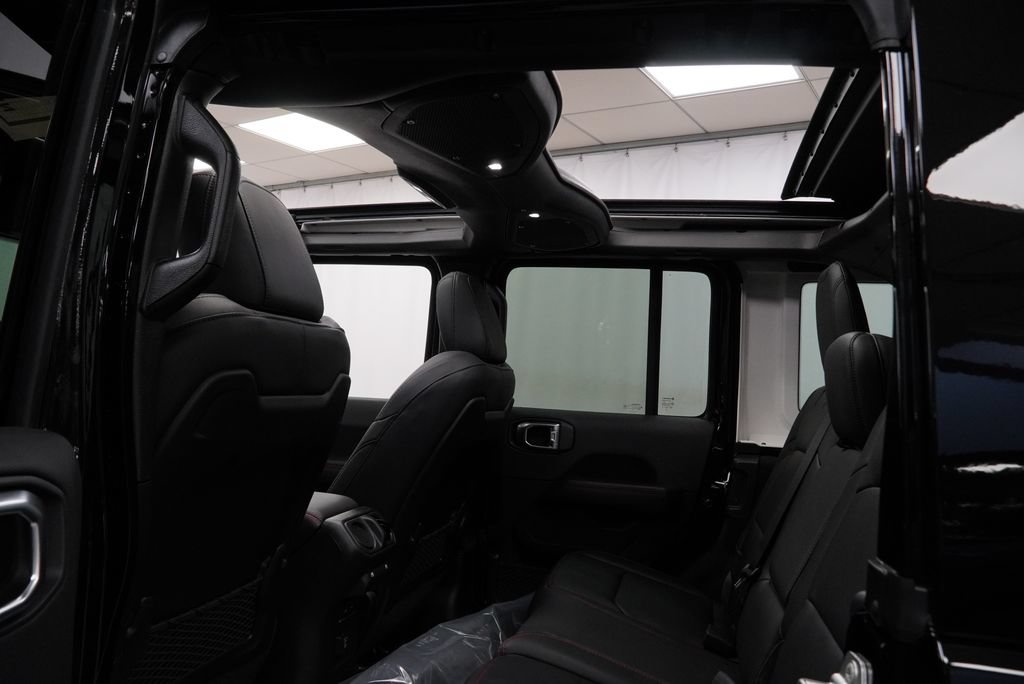 New 2026 Jeep Wrangler Unlimited Rubicon AWD/4WD image 18