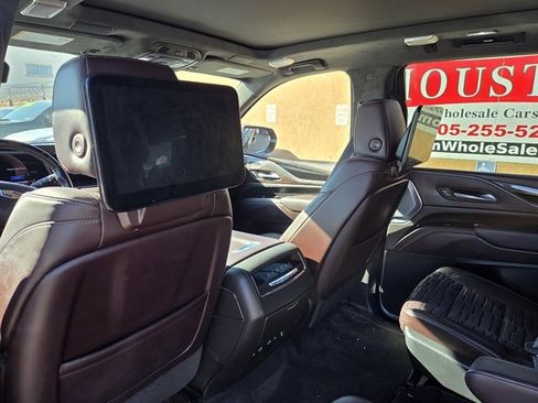 Used 2023 Cadillac Escalade Sport Platinum w/ LPO, ONYX Package image 14