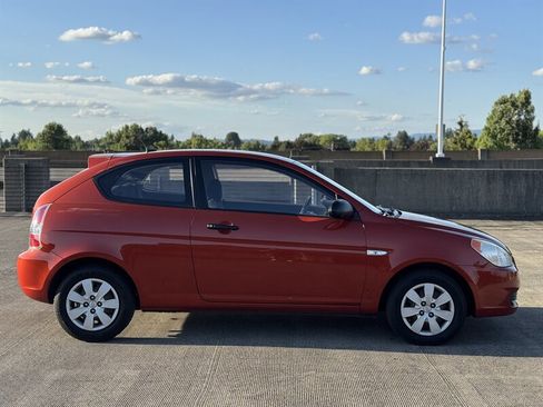 Used 2009 Hyundai Accent GS w/ Popular Equipment Pkg 2 image 5