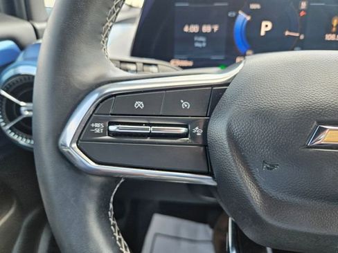Used 2025 Chevrolet Equinox EV LT FWD image 14