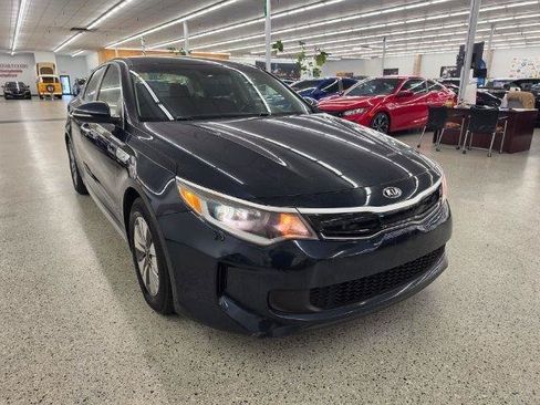 Used 2018 Kia Optima Premium w/ Convenience Package FWD image 4