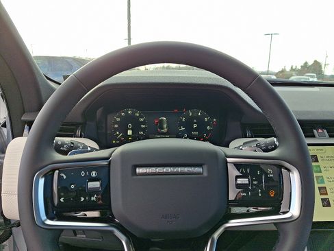 New 2025 Land Rover Discovery Sport Dynamic SE image 16