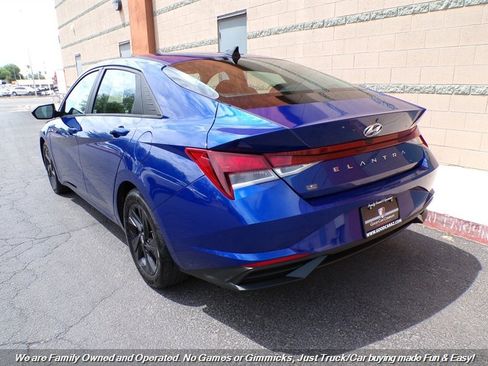 Used 2021 Hyundai Elantra SEL FWD image 8