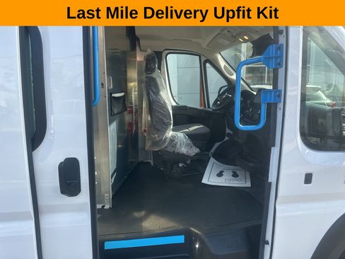 Used 2024 RAM ProMaster 3500 w/ Delivery Van Package FWD image 9
