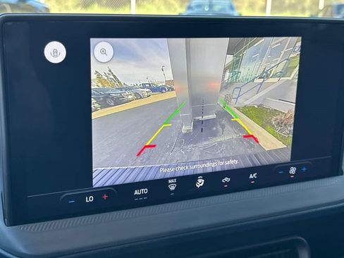 Certified 2025 Ford Maverick XL image 19