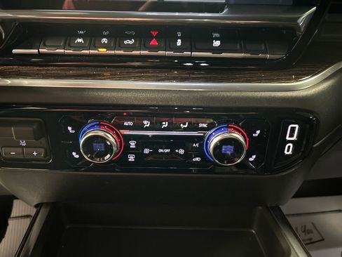 Used 2025 GMC Sierra 1500 Elevation w/ Preferred Package AWD/4WD image 19