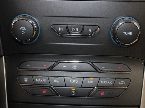 Used 2019 Ford Edge SEL w/ Equipment Group 201A FWD image 29