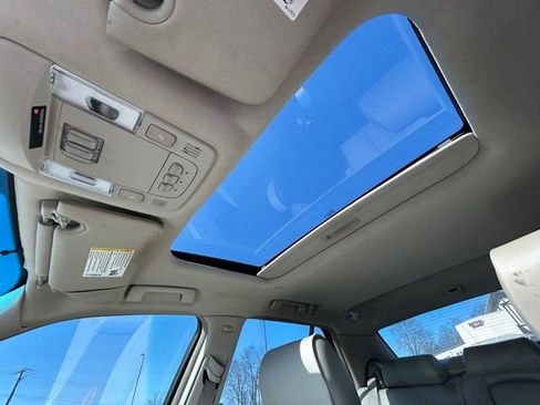 Used 2011 Cadillac DTS Luxury image 37