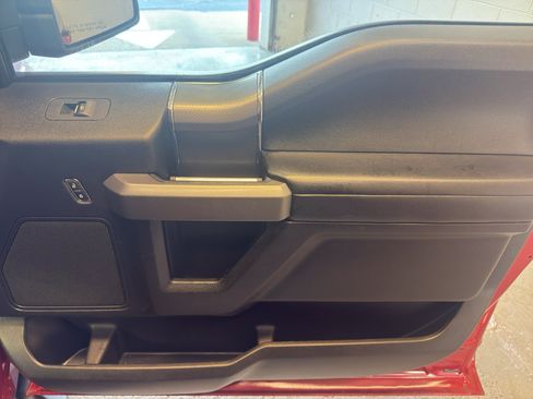 Used 2016 Ford F150 XLT w/ Equipment Group 302A Luxury AWD/4WD image 21