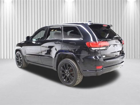 Used 2018 Jeep Grand Cherokee Altitude image 5