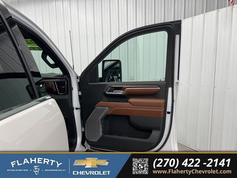 Used 2024 GMC Sierra 3500 Denali Ultimate image 14
