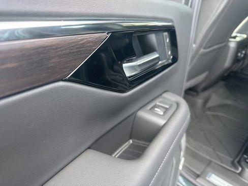 New 2026 Chevrolet Suburban Z71 w/ Comfort Package image 29