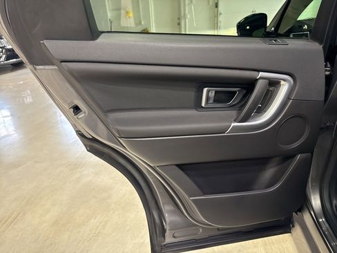 Used 2019 Land Rover Discovery Sport HSE AWD/4WD image 38