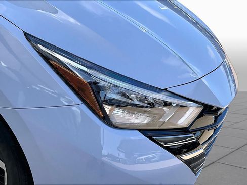 Certified 2025 Nissan Versa SR w/ Trunk Package FWD image 26