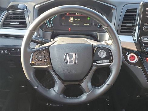 Used 2024 Honda Odyssey Touring image 15