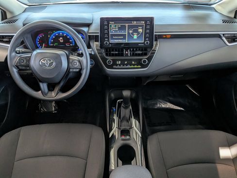Certified 2021 Toyota Corolla LE FWD image 26